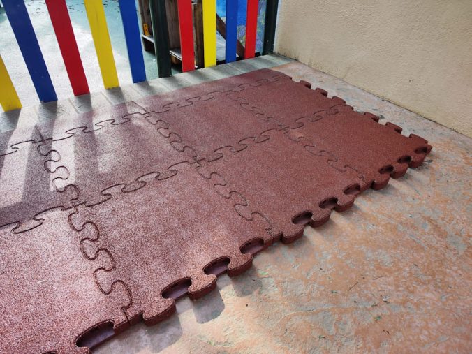 Losetas de Caucho Puzzle: Seguridad Certificada y No Tóxica para Parques y Áreas Deportivas